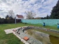 Grundstück mit Pool