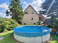 Pool auf dem Grundstück