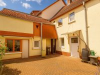 Hausansicht + Nebengelass