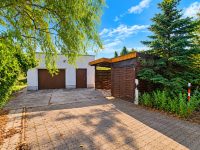 Zufahrt und Garage